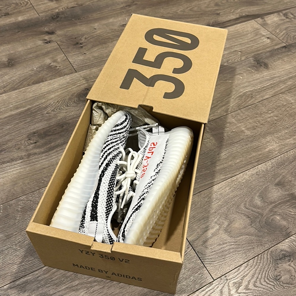 Yeezy Boost 350 V2, Zebra